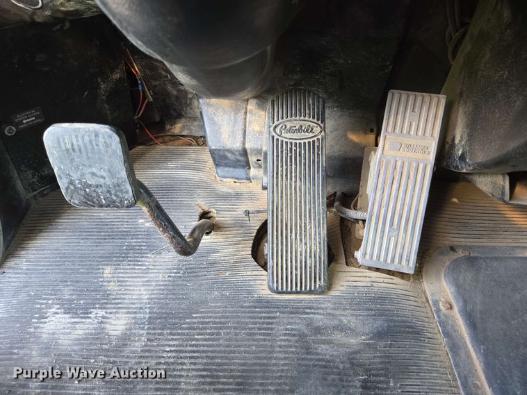 image for item DT4869 2004 Peterbilt 357 dump truck