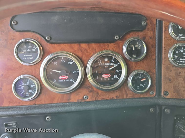 image for item DT4869 2004 Peterbilt 357 dump truck