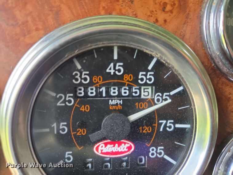 image for item DT4869 2004 Peterbilt 357 dump truck