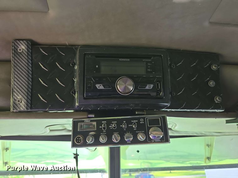 image for item DT4869 2004 Peterbilt 357 dump truck