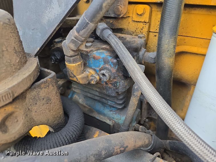 image for item DT4869 2004 Peterbilt 357 dump truck