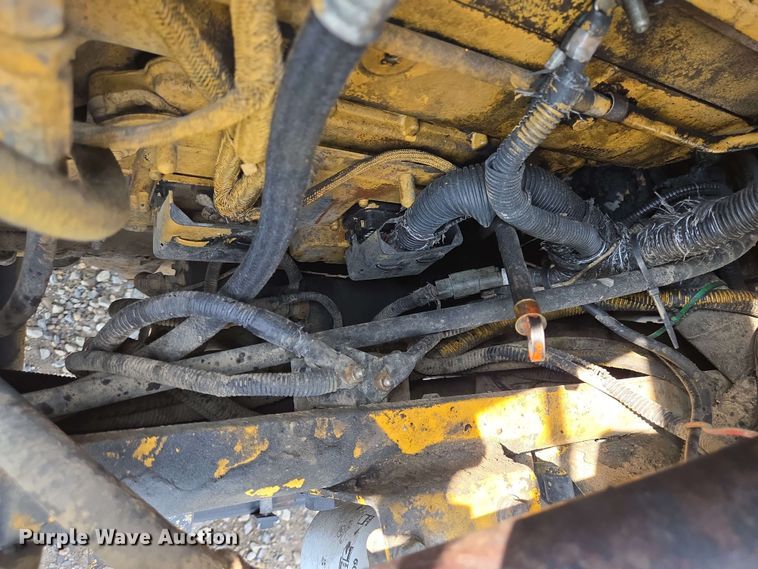 image for item DT4869 2004 Peterbilt 357 dump truck