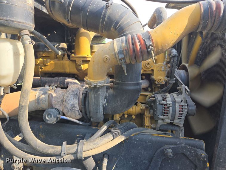 image for item DT4869 2004 Peterbilt 357 dump truck