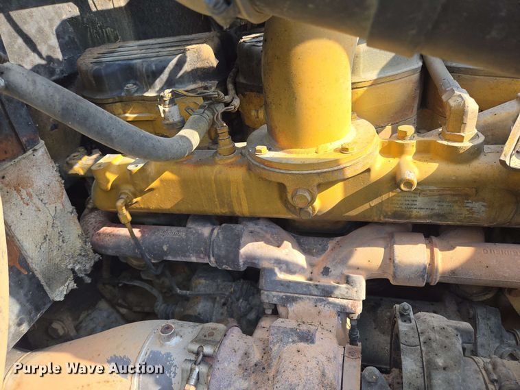 image for item DT4869 2004 Peterbilt 357 dump truck