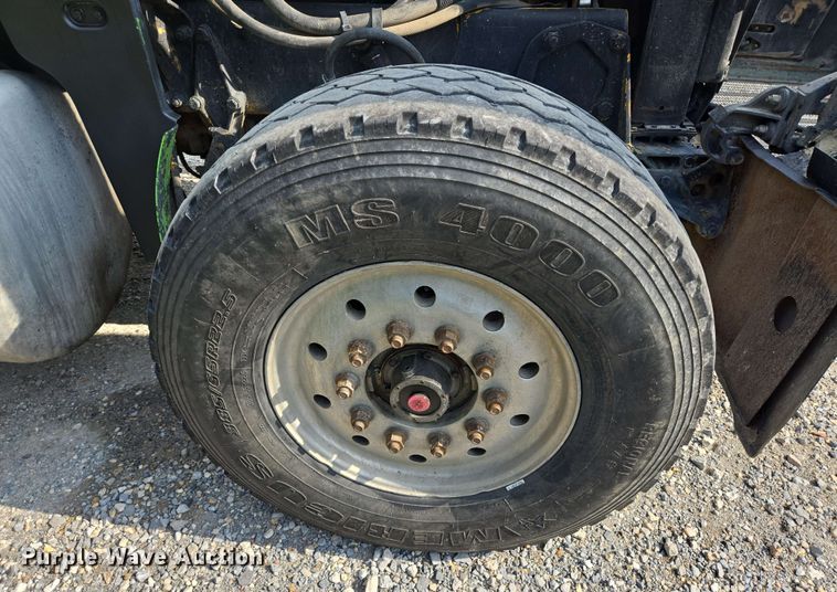 image for item DT4869 2004 Peterbilt 357 dump truck