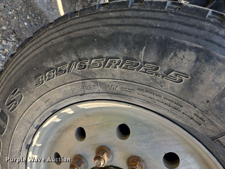 image for item DT4869 2004 Peterbilt 357 dump truck