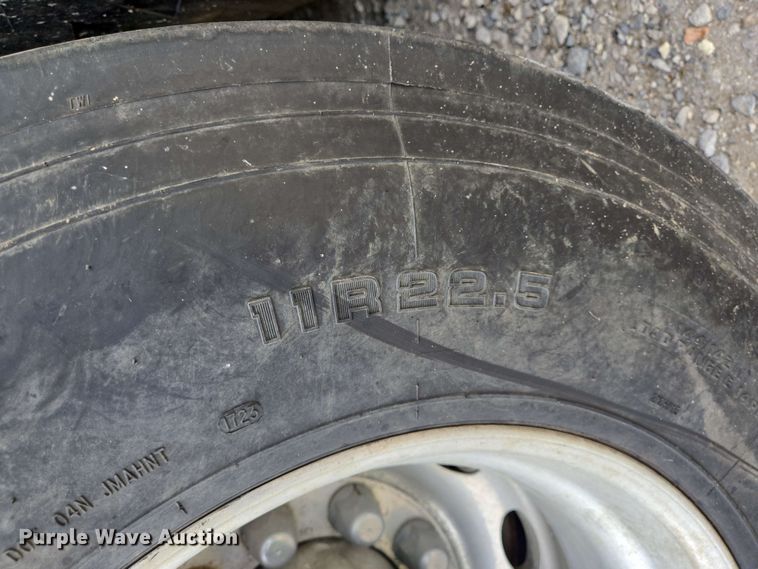 image for item DT4869 2004 Peterbilt 357 dump truck