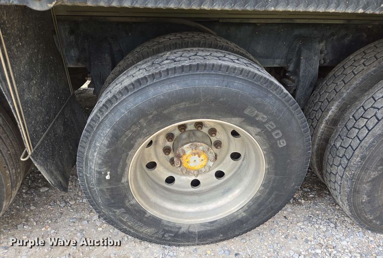 image for item DT4869 2004 Peterbilt 357 dump truck