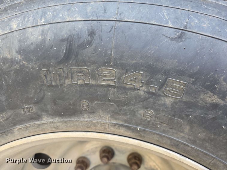 image for item DT4869 2004 Peterbilt 357 dump truck