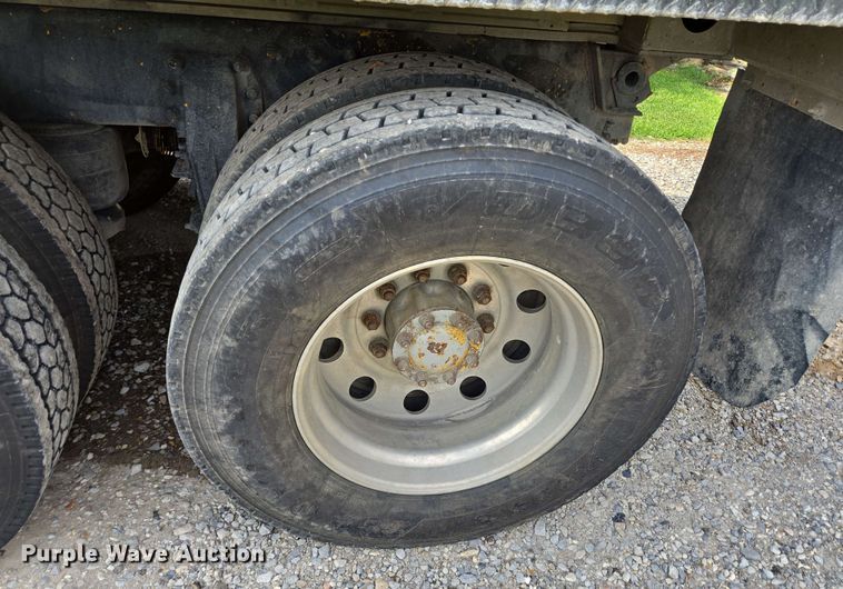 image for item DT4869 2004 Peterbilt 357 dump truck