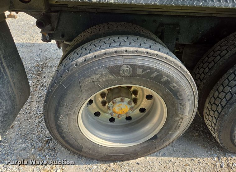 image for item DT4869 2004 Peterbilt 357 dump truck