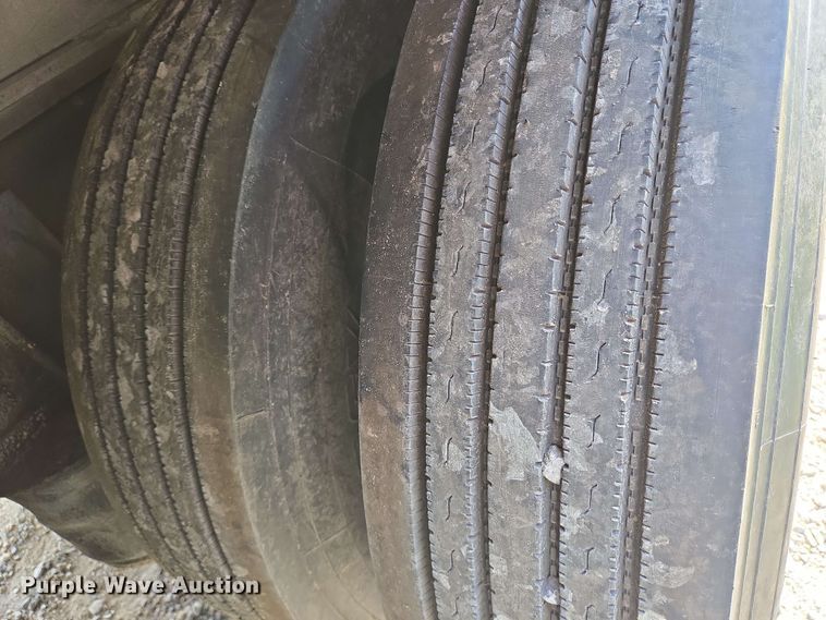 image for item DT4869 2004 Peterbilt 357 dump truck