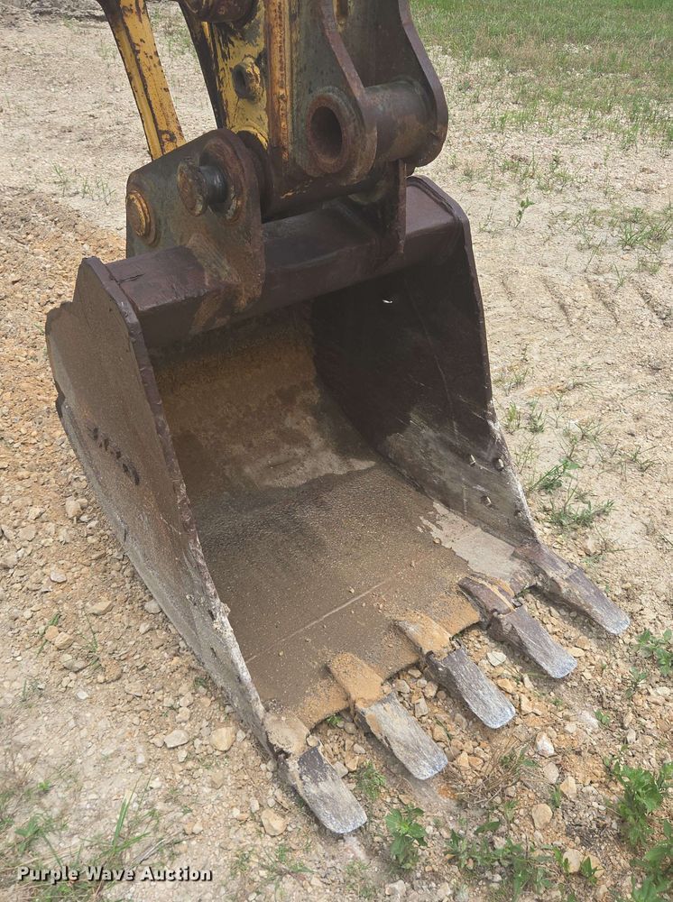 image for item DT4873 Komatsu excavator