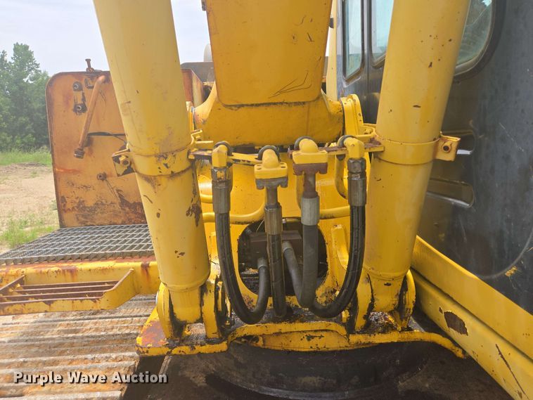 image for item DT4873 Komatsu excavator