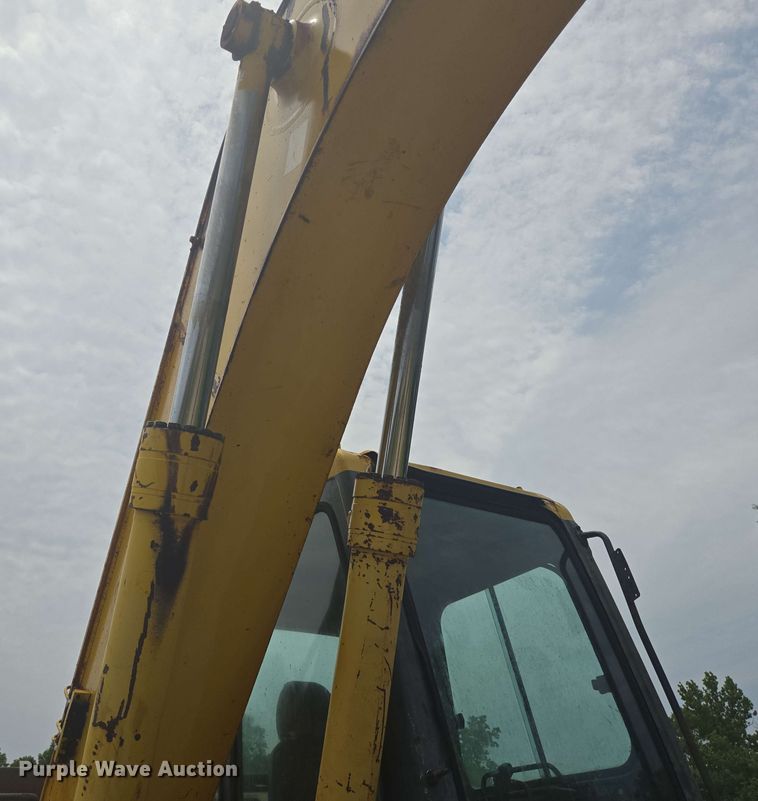 image for item DT4873 Komatsu excavator
