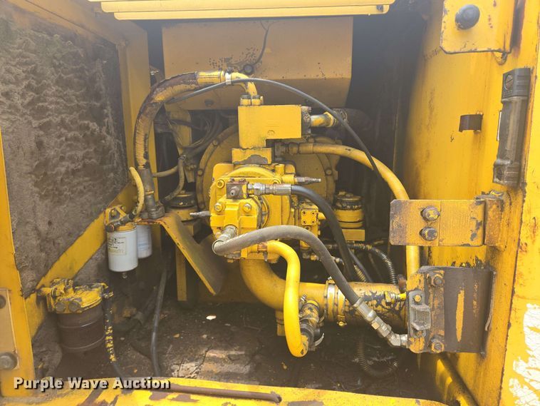 image for item DT4873 Komatsu excavator