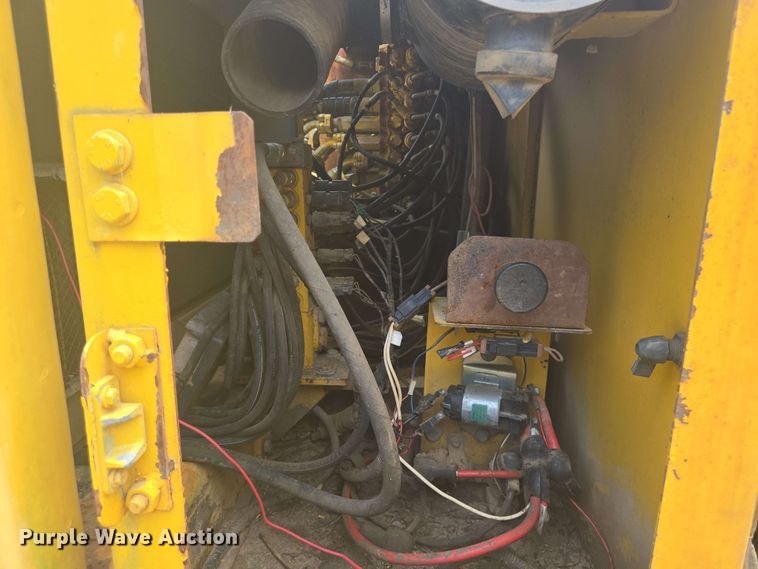 image for item DT4873 Komatsu excavator