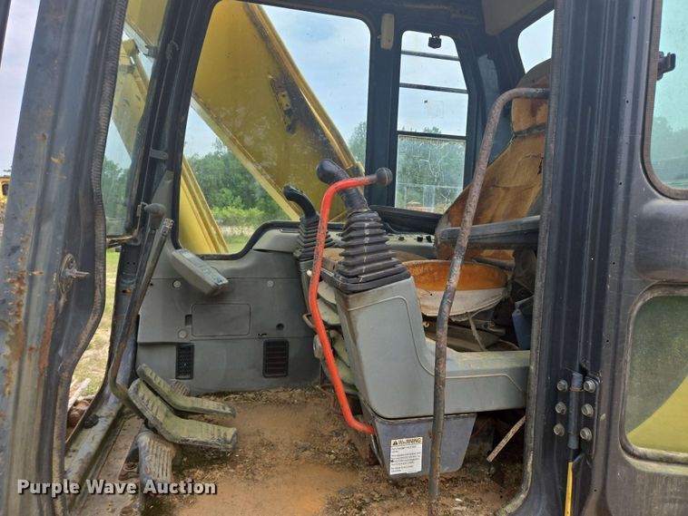 image for item DT4873 Komatsu excavator
