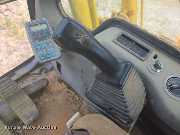 image for item DT4873 Komatsu excavator