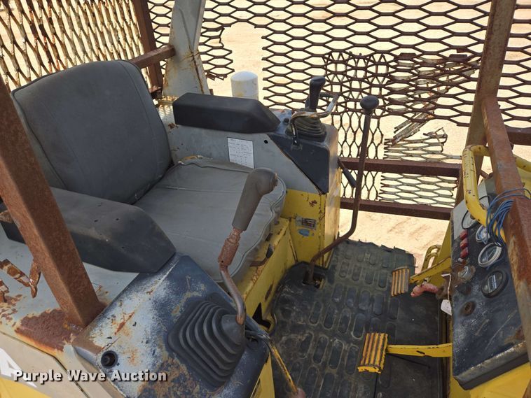 image for item DT4874 Komatsu D20A-7 dozer