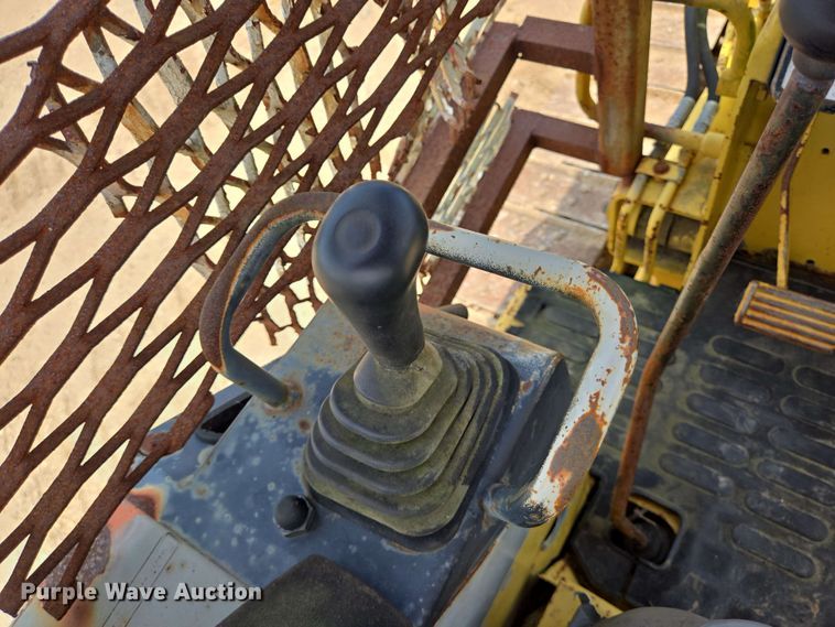 image for item DT4874 Komatsu D20A-7 dozer