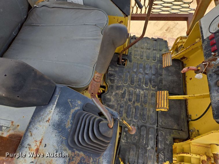 image for item DT4874 Komatsu D20A-7 dozer