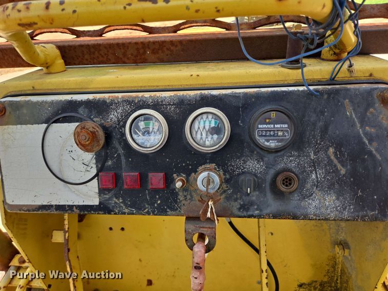 image for item DT4874 Komatsu D20A-7 dozer