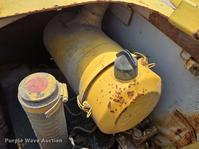 image for item DT4874 Komatsu D20A-7 dozer