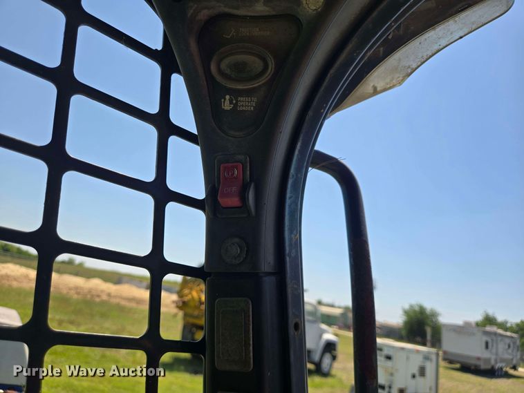 image for item DT4879 2010 Bobcat T650 tracked skid steer loader