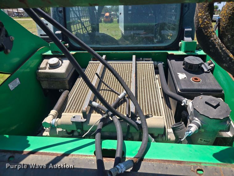 image for item DT4879 2010 Bobcat T650 tracked skid steer loader