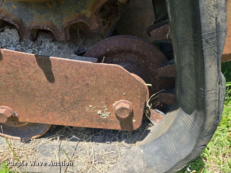 image for item DT4879 2010 Bobcat T650 tracked skid steer loader