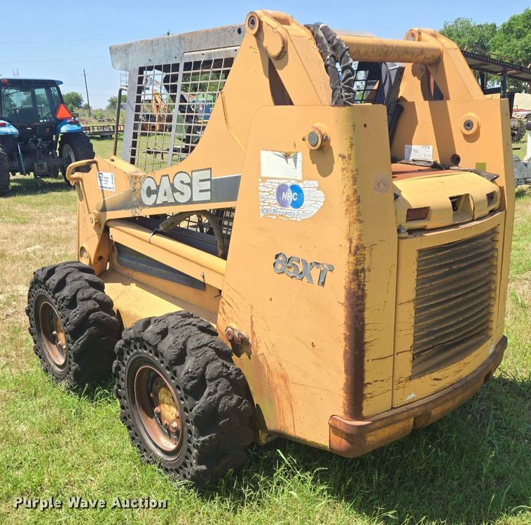 image for item DT4880 2001 Case 85XT skid steer loader