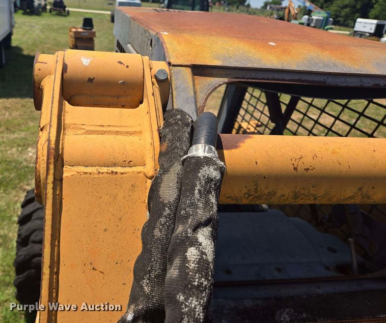 image for item DT4880 2001 Case 85XT skid steer loader