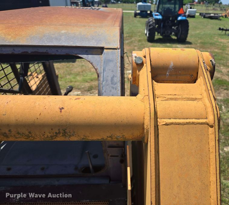 image for item DT4880 2001 Case 85XT skid steer loader