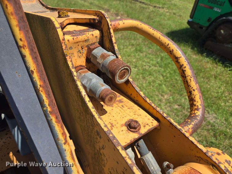 image for item DT4880 2001 Case 85XT skid steer loader