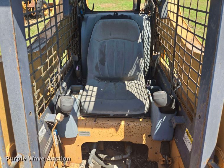 image for item DT4880 2001 Case 85XT skid steer loader