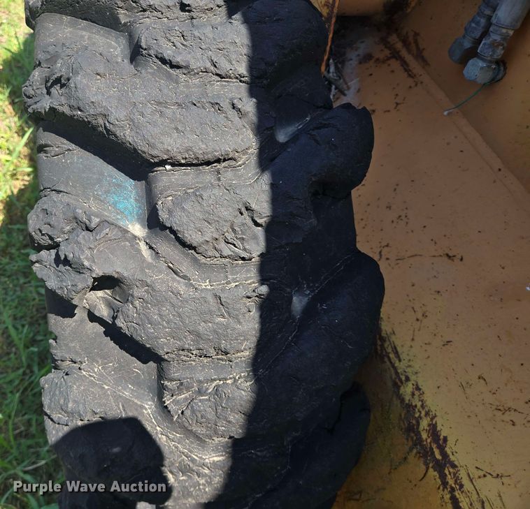 image for item DT4880 2001 Case 85XT skid steer loader