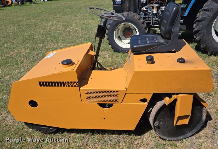 image for item DT4882 Case W-110 double drum roller