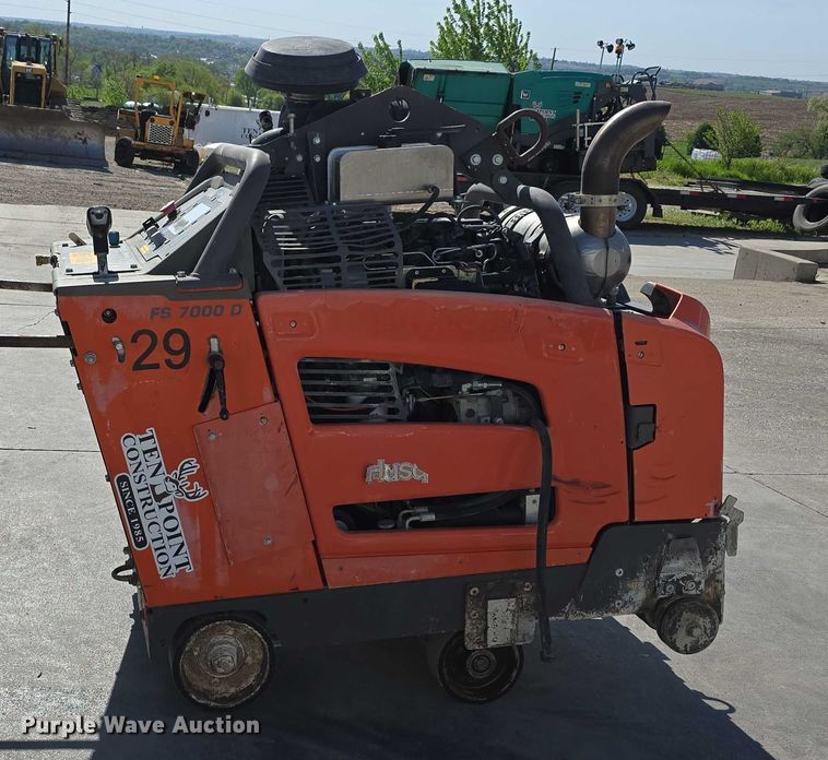 image for item DT6851 2016 Husqvarna FS7000D concrete saw