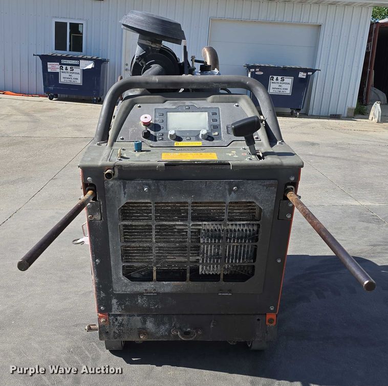 image for item DT6851 2016 Husqvarna FS7000D concrete saw