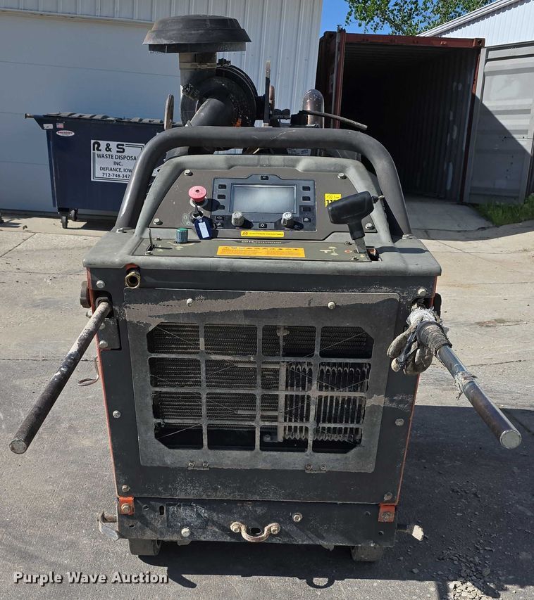 image for item DT6853 2019 Husqvarna FS7000D concrete saw