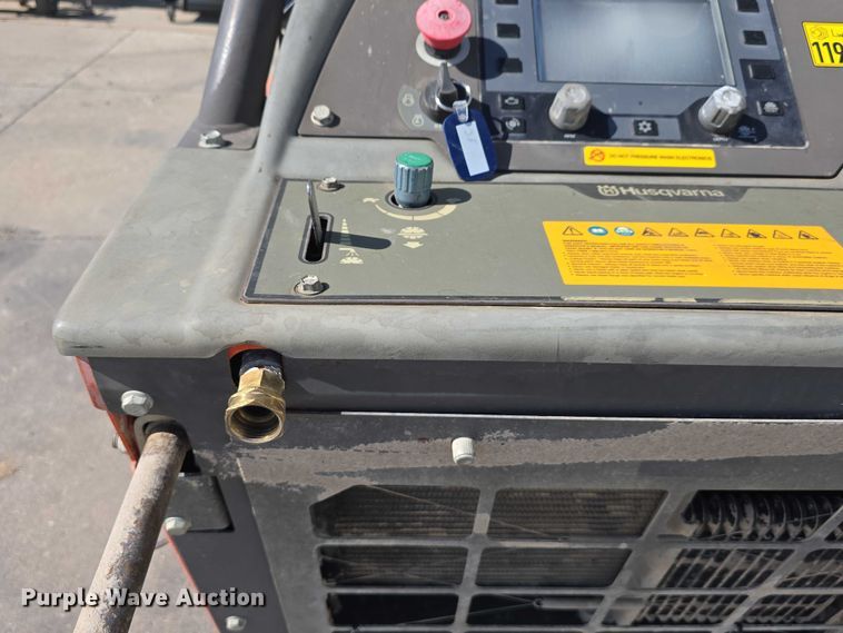 image for item DT6853 2019 Husqvarna FS7000D concrete saw