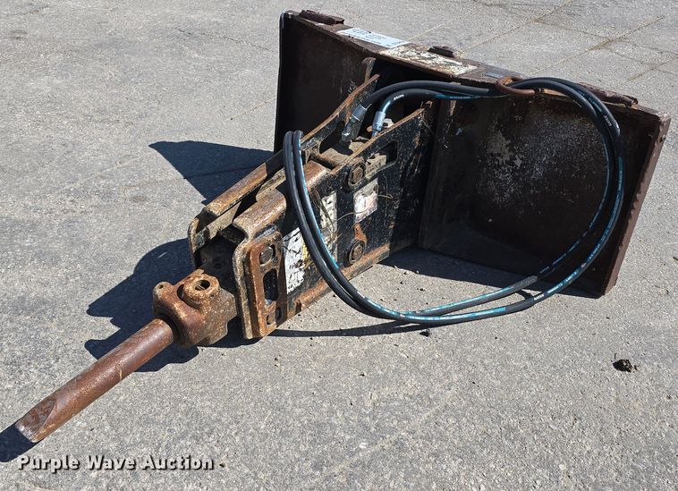 image for item DT6854 Huskie HH 500-2 skid steer breaker