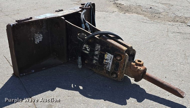 image for item DT6854 Huskie HH 500-2 skid steer breaker