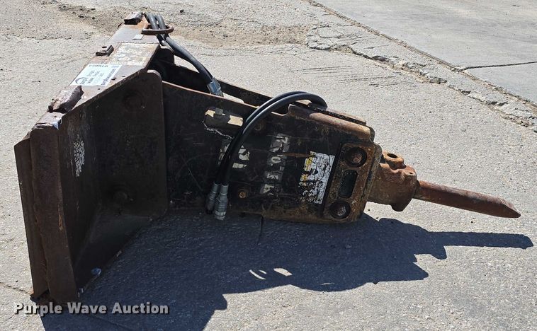 image for item DT6854 Huskie HH 500-2 skid steer breaker