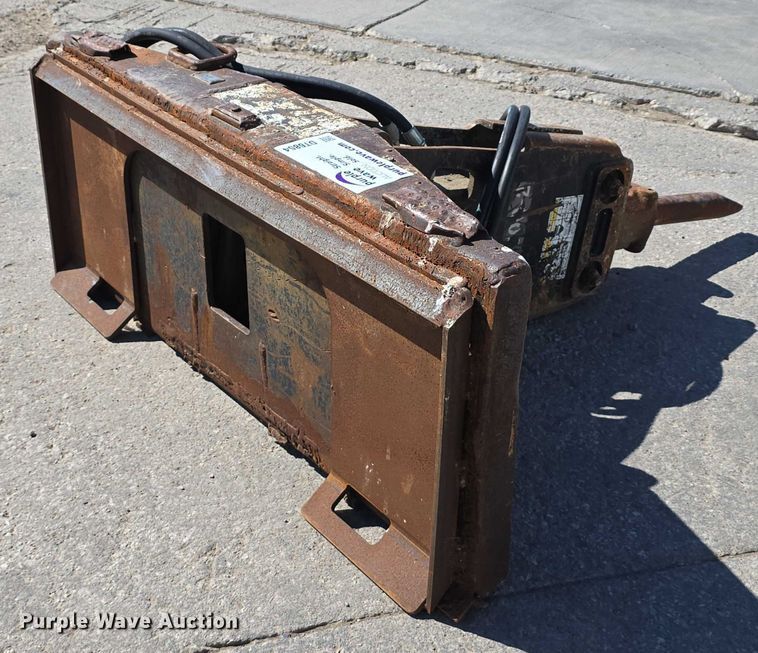 image for item DT6854 Huskie HH 500-2 skid steer breaker