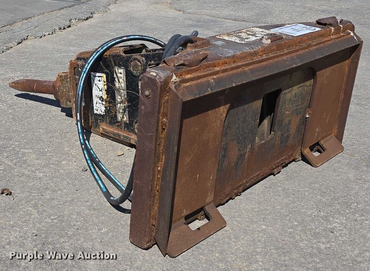 image for item DT6854 Huskie HH 500-2 skid steer breaker