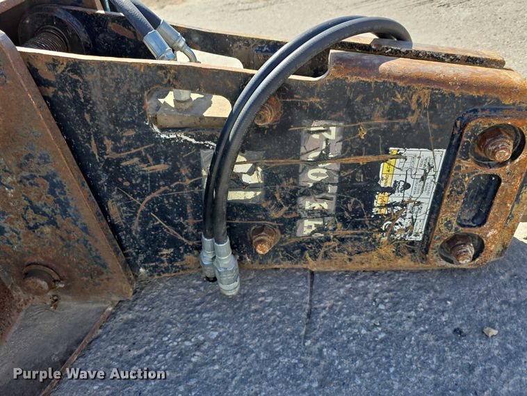 image for item DT6854 Huskie HH 500-2 skid steer breaker