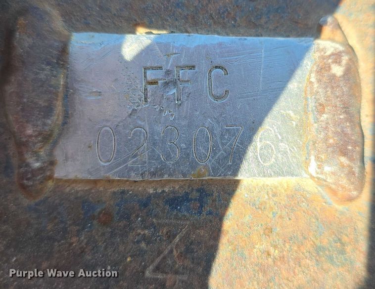 image for item DT6854 Huskie HH 500-2 skid steer breaker