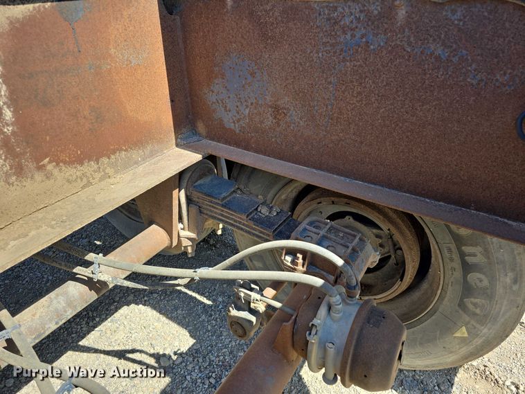 image for item DT6856 1997 Circle R Inc. 34HSD side dump trailer